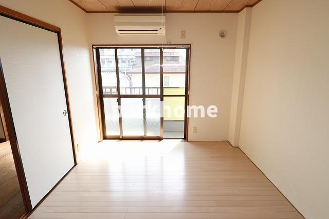 コスモ一宮Ⅱの洋室|個人の部屋や寝室として使える洋室です