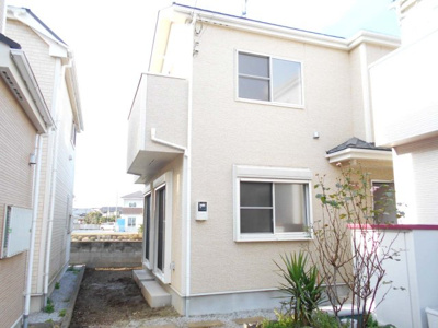 【外観】 | 中古戸建　春日部市　大枝　全1棟　1号棟 | ４ＬＤＫとワイドバルコニー。武里13分。せんげん台14分。駐車2台車種によります。2台目すぺーすあります。