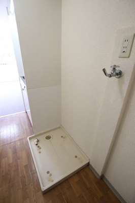 【設備】 | レオパレス滝谷 | 室内洗濯機置き場