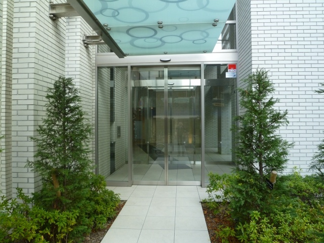 エスリード南堀江のエントランス