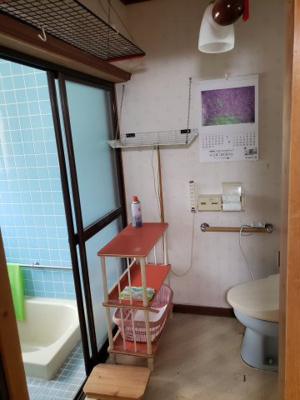 【浴室】 | 岩美郡岩美町岩井中古戸建て | 一階のさらにもう一つの和室専用の水回りがあります