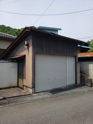 【その他】 | 岩美郡岩美町岩井中古戸建て | 車１台分の車庫です