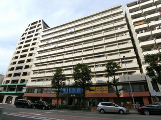 【外観】 | 全185戸、ビックコミュニティマンション。
「伊勢佐木長者町」駅平坦徒歩4分の好立地に建つマンション外観です！