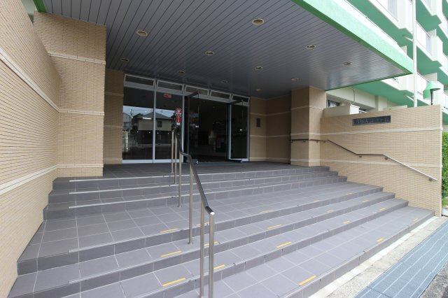 パレス朝霧ヶ丘のエントランス