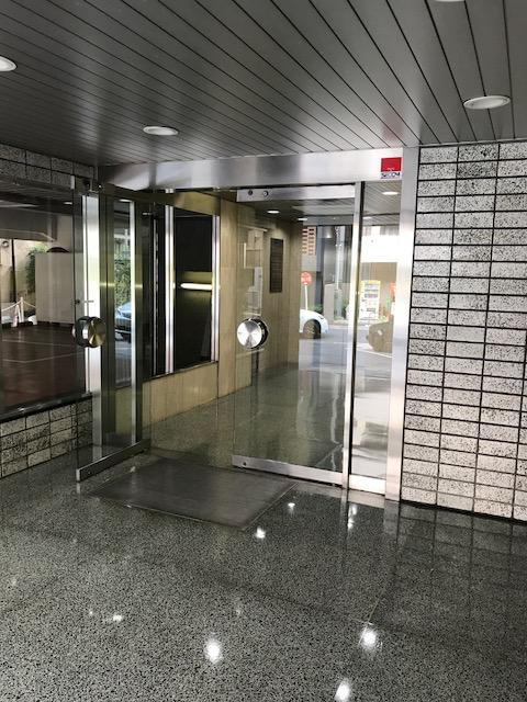 近文ビルのエントランス