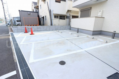 【駐車場】 | Flannel | 敷地内駐車場でマイカーも安心