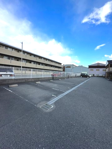 セゾン湊の駐車場