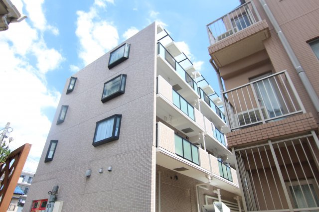 パインクレスト日吉の外観|陽当たりバッチリの鉄筋コンクリート造マンションです♪