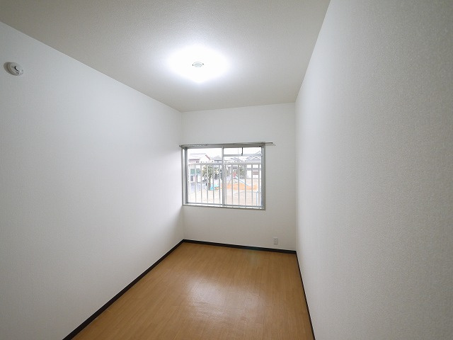 坂田マンションの洋室|スタンダードな洋室です