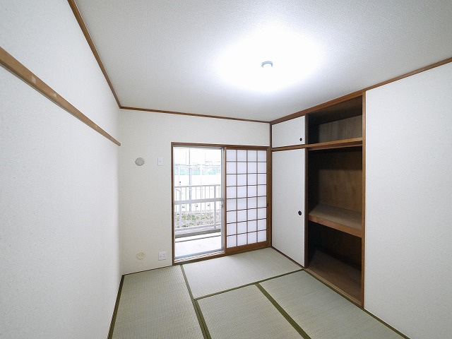 坂田マンションの和室|落ち着いた雰囲気の和室付きです