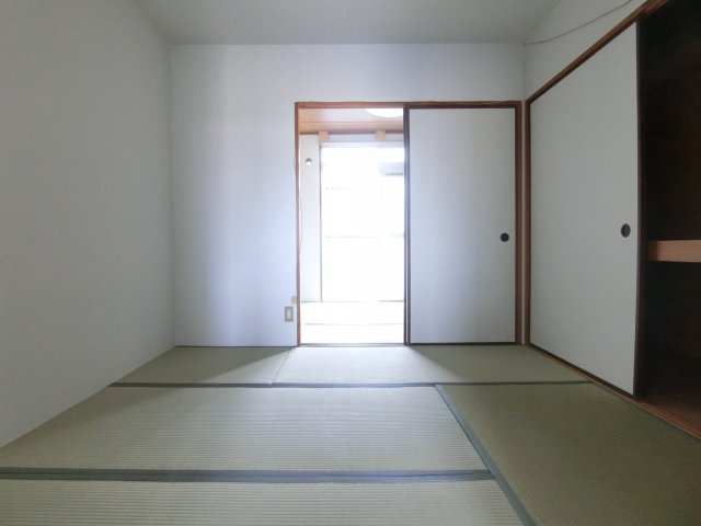 ハイツ高倉台の和室