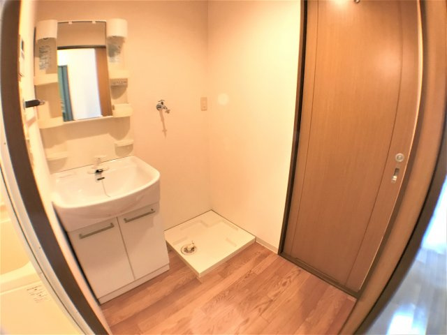 カーサコモダ新舞子Bの洗面所
