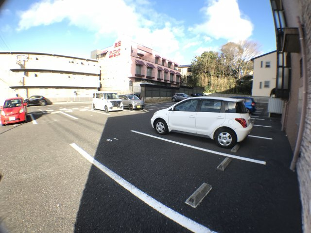 カーサコモダ新舞子Bの駐車場