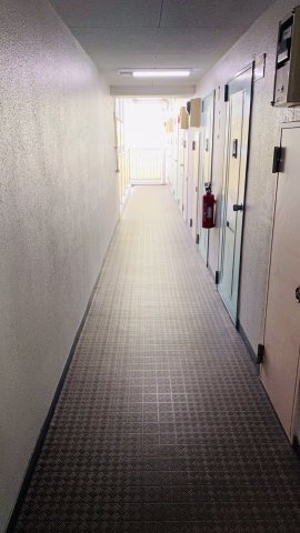TOP浅草のその他共用部分|内廊下なので雨にぬれず快適です。