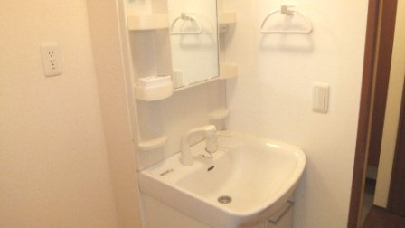 クリアコートの洗面所|洗面台にはシャンプードレッサーが付いてます