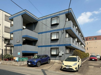【外観】 | 南武線「久地」駅まで徒歩3分！駅近の3階建てマンションです♪通勤通学はもちろん、お買い物やお出かけにもGood☆