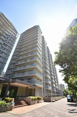 【外観】 | パークシティ新川崎東三番街E棟 | 南東向き2面バルコニーにつき採光・通風良好です。
4.5帖の洋室はワークスペースとしても◎