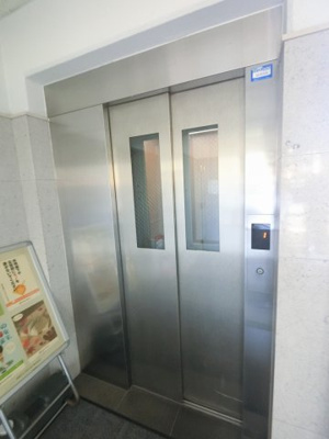 【その他共用部分】 | フジトピア川崎 | お買い物時やベビーカーの出し入れに便利なエレベーター付