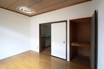 【収納】 | クィーンハイツ | リビングにあります