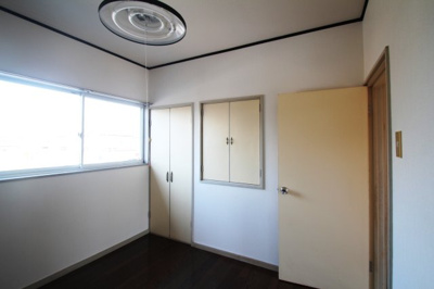【子供部屋】 | クィーンハイツ | 2F北側の洋室です