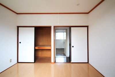 【寝室】 | クィーンハイツ | 落ち着いて過ごせるお部屋なので、寝室にいかがでしょうか