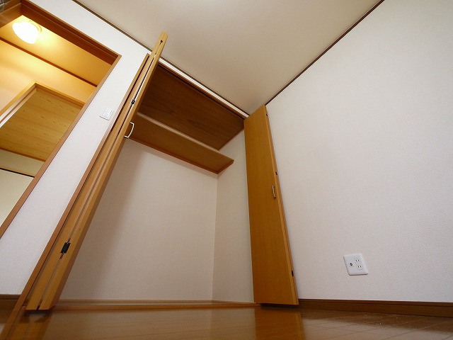 木津清水貸家の収納