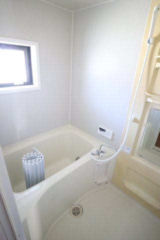 武蔵野市桜堤２丁目のアパートの浴室