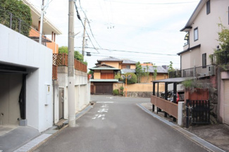 【前面道路含む現地写真】