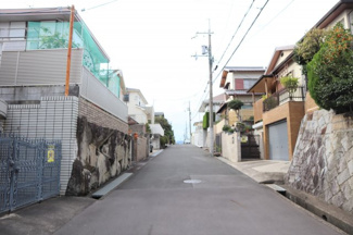 【前面道路含む現地写真】