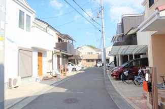 【前面道路含む現地写真】