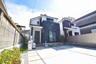 【外観】 | 現地見学や資料請求などお気軽にお問合わせ下さい。
周辺環境とあわせて現地ご案内致します。