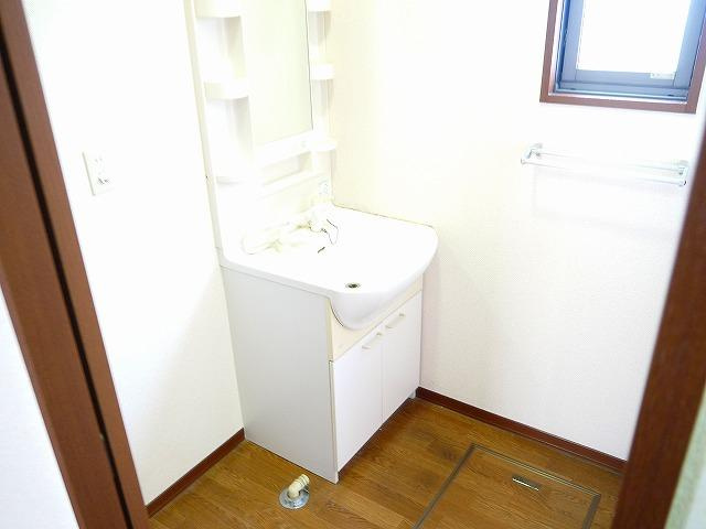 サニーサイドＣの洗面所|忙しい朝には欠かせない洗面所です