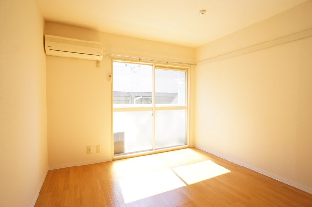 ボナールハイムの居間・リビング