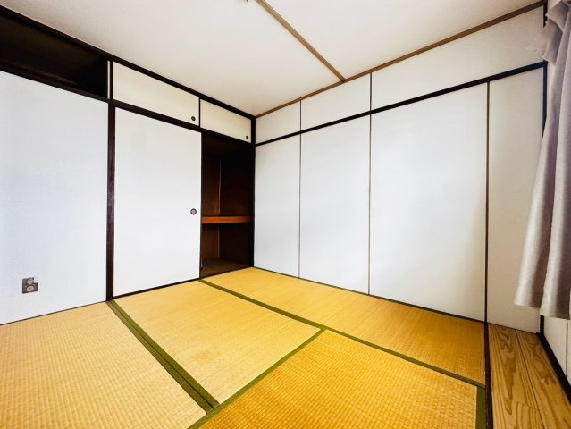 上高丸厚生年金住住宅の内装