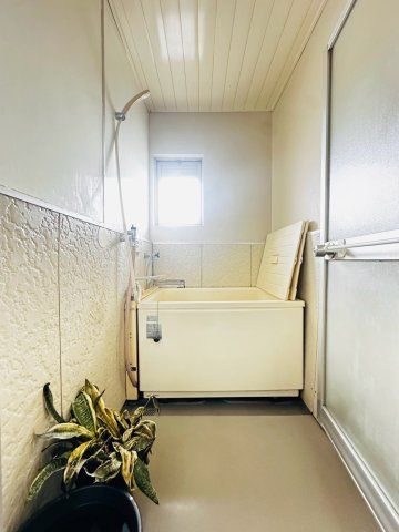 上高丸厚生年金住住宅の浴室