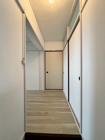 上高丸厚生年金住住宅の玄関