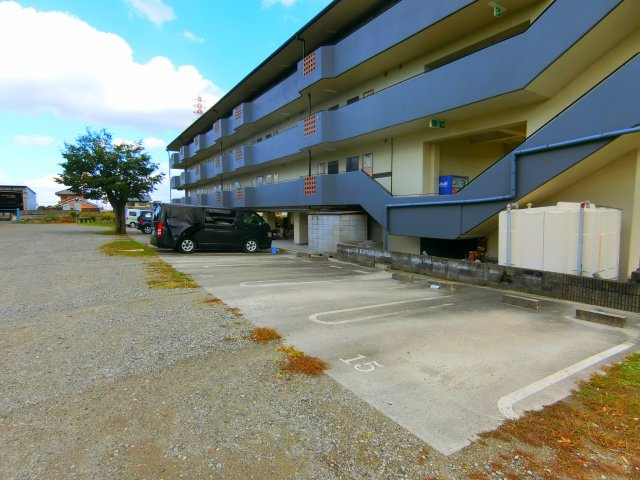 シャローム山城の駐車場