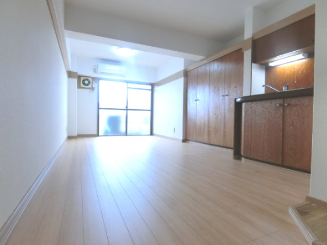 シャローム山城の洋室|同マンション別部屋写真