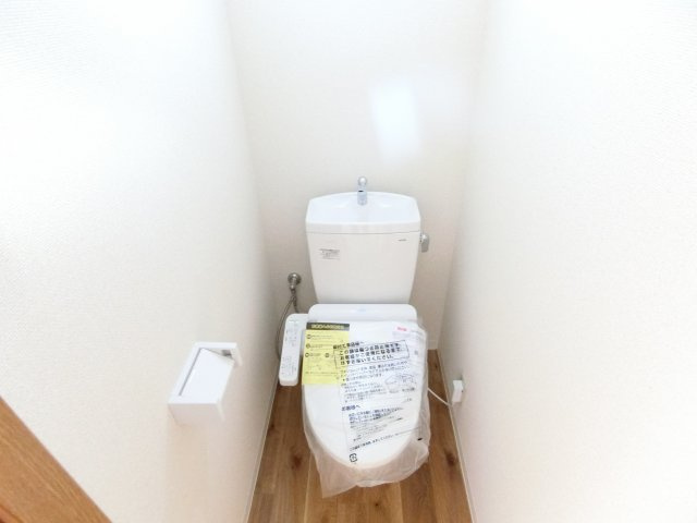 シャローム山城のトイレ|同マンション別部屋写真