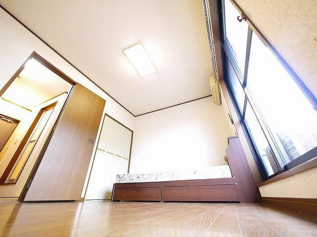 ラポール田井庄Aの洋室|スタンダードな洋室です