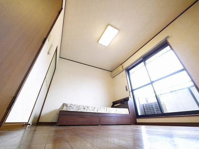 ラポール田井庄Aの居間・リビング|使いやすい居間です