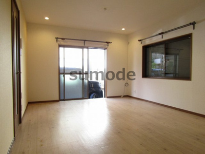 【居間・リビング】 | レリーサヴィラ竹の内