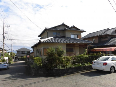 【前面道路含む現地写真】 | 大津市仰木の里3丁目13-6　中古戸建 | 角地の状況を確認できるカット