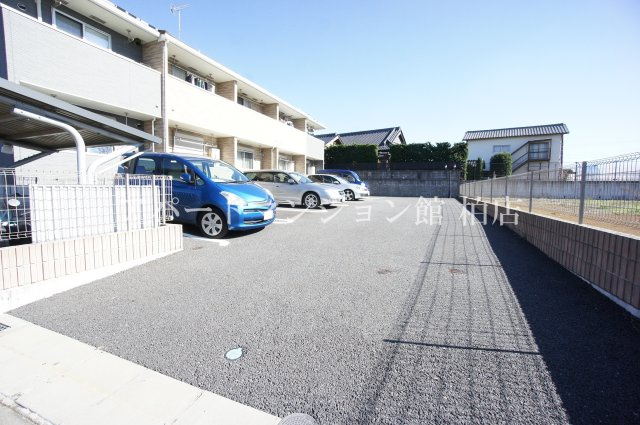 ブルー　デ　コートの駐車場