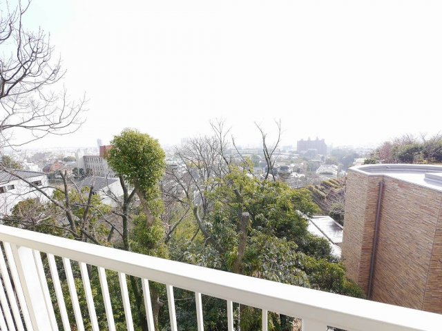 住吉山手5丁目貸家の展望