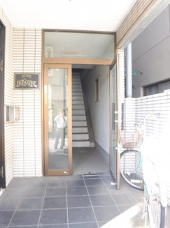 【エントランス】