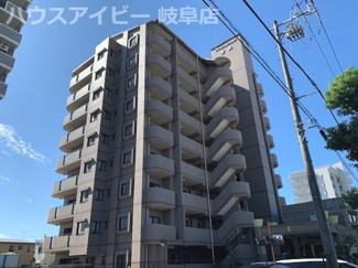 【外観】 | ライオンズマンション茜部　4階部分　リフォーム済み物件　キッチンにパントリー収納あります。
