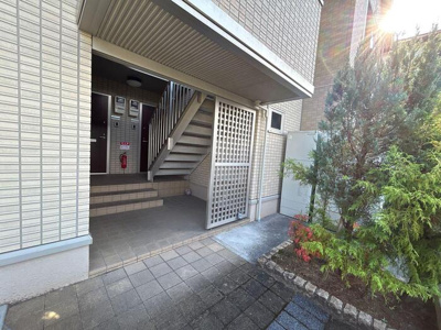 【エントランス】 | デラッセ真美ヶ丘