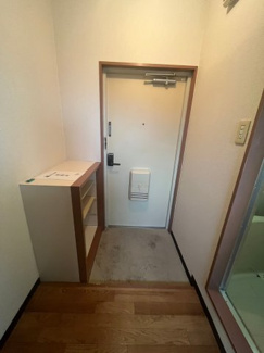 【玄関】 | コマザワビル | ※写真は別室です