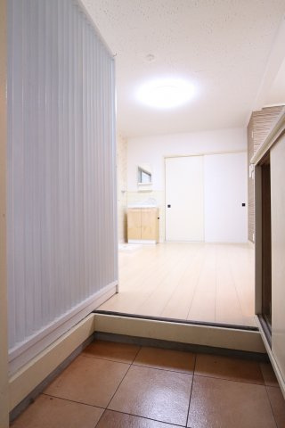 ピュアコート潮見が丘の玄関